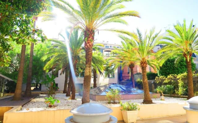 Nestor&Jeeves Fleurs Terrasse Central By sea Top floor - photo 4