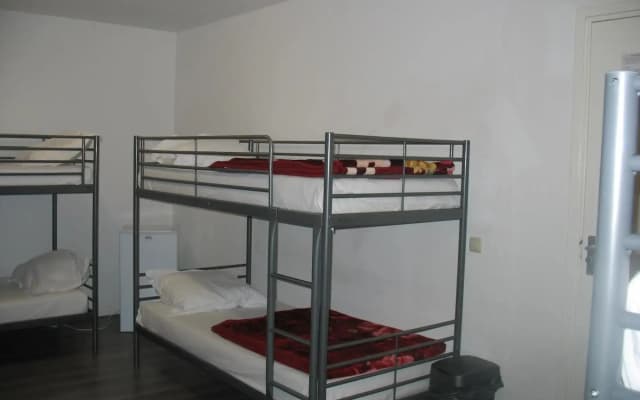Guest House Amsterdam - Hostel - photo 4
