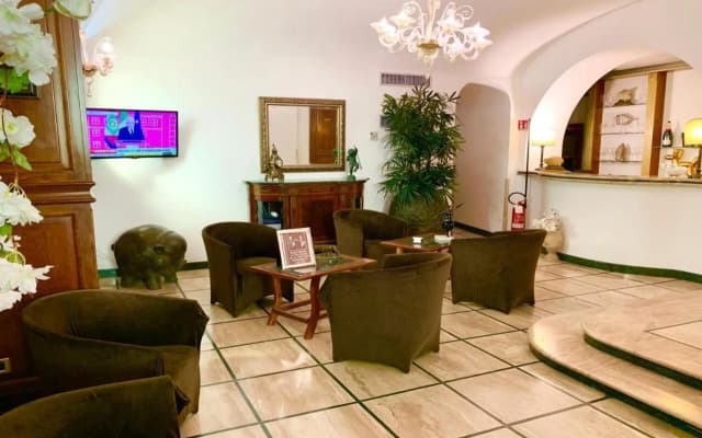Hotel Regina Margherita - photo 2