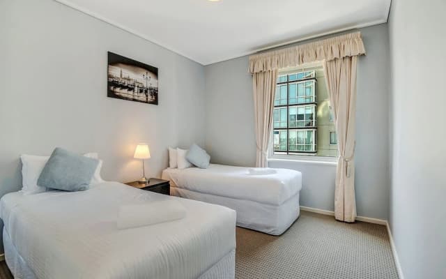 MJ Shortstay Centurion Apartments - photo 4