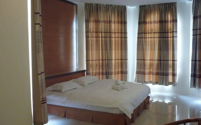 Fame Hotel - photo 4
