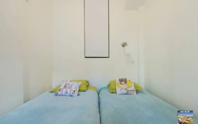 Dali's Guest House - photo 2