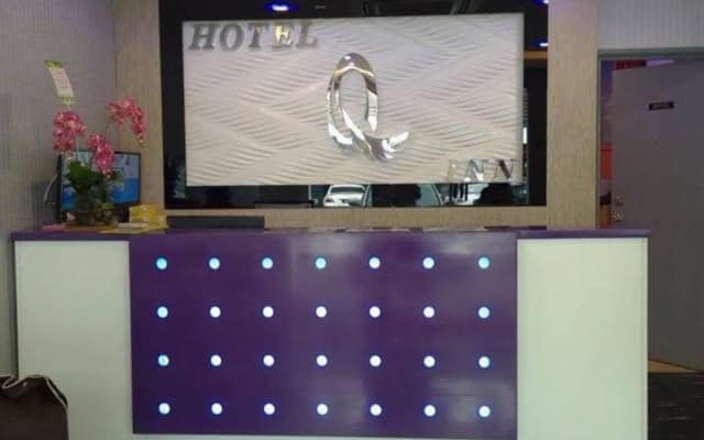 Hotel Q Inn - photo 2