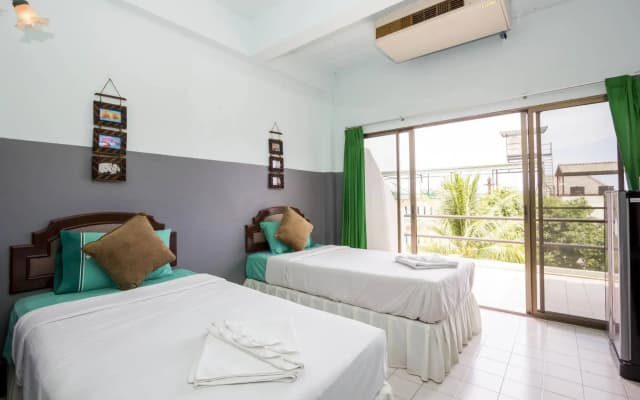 Baan Lukkan Hostel - photo 2