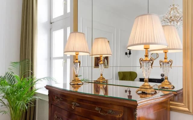 Chestnut & Eliza Suites - Superior Homes - photo 5