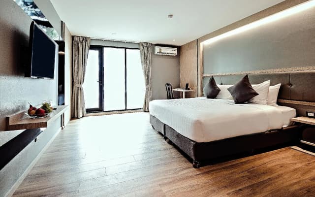 Three Sukhumvit Hotel - photo 5