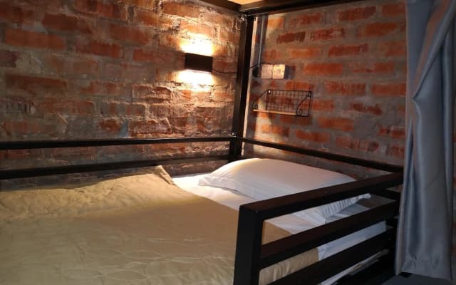 Iron Inn - Hostel - photo 2