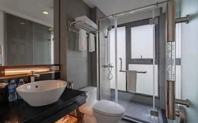 22Housing Moon Westlake Apartment - photo 4