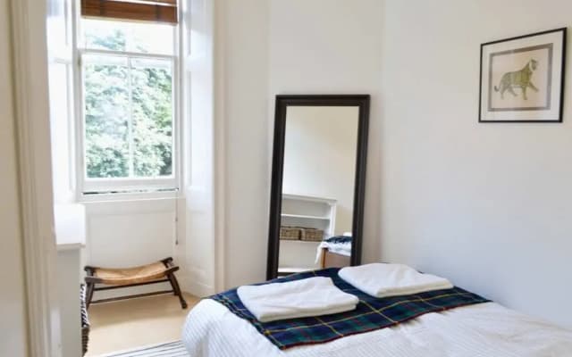 Bright 2 Bedroom Dalry Apartment - photo 2