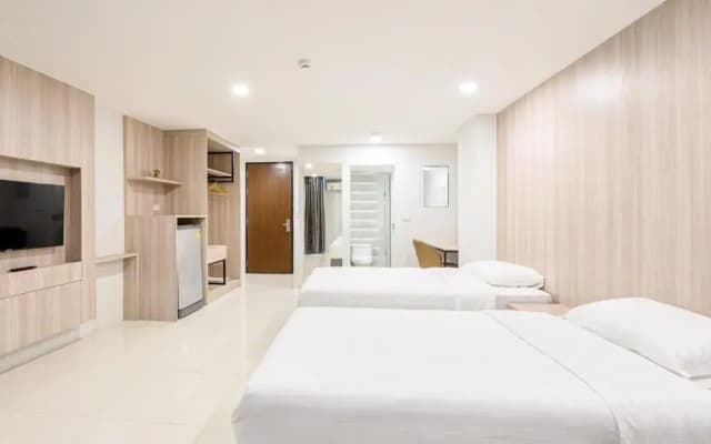 Bears Den Pattaya - photo 2