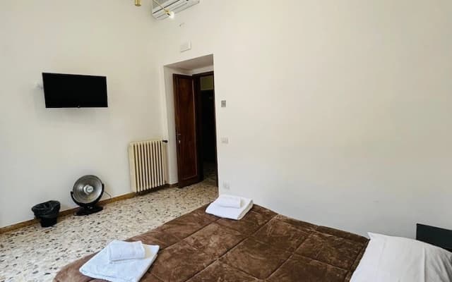 Great Central Apartment - photo 2