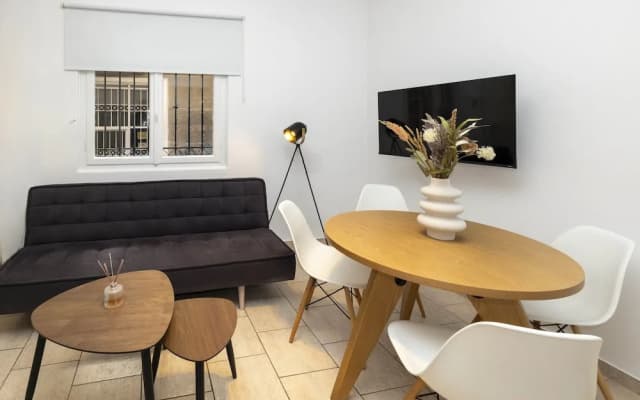 Phaedrus Living: Athens Studios Angel - photo 3