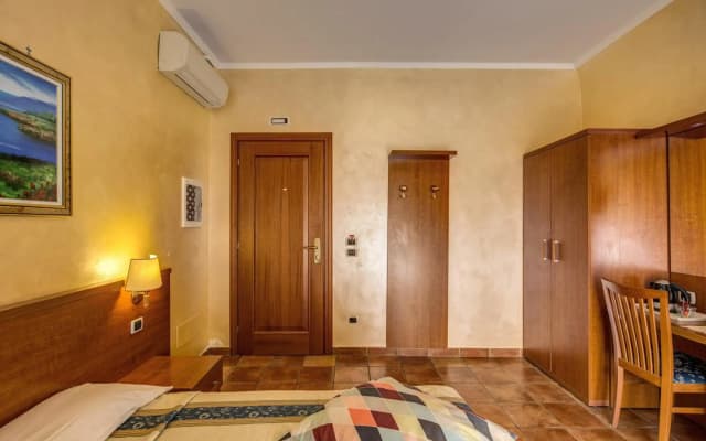 Hotel Maryelen - photo 5