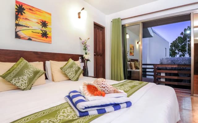 Salt Beach Hotel - photo 4
