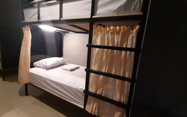 Bed Box Bali - Hostel - photo 2