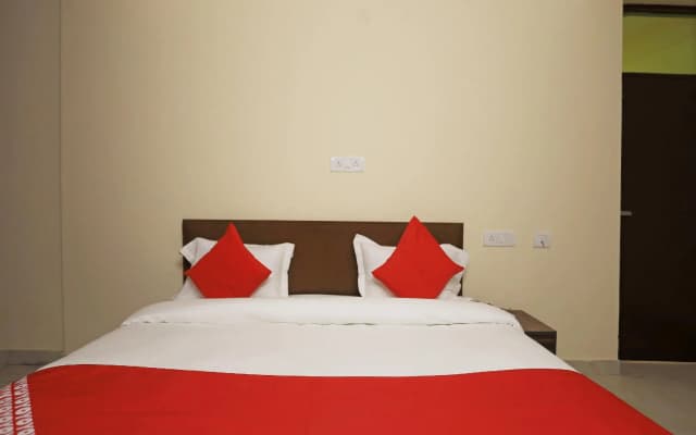 OYO 45288 Hotel 2 Yaars - photo 2