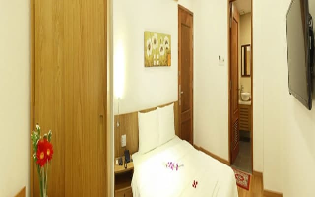 Nirvana Hotel - photo 4