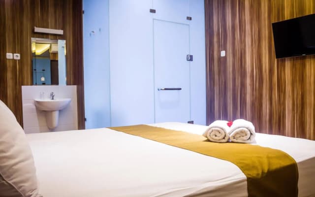 Madu Inn Hotel - photo 3