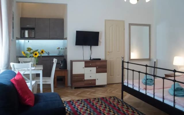 Friendly home in the center - photo 2