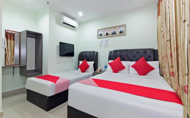 K.L. Empire Hotel - photo 3