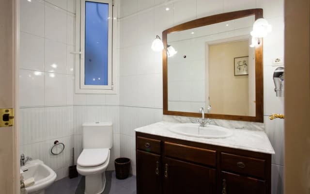 Gran Via - Three Bedroom Apartment - photo 5
