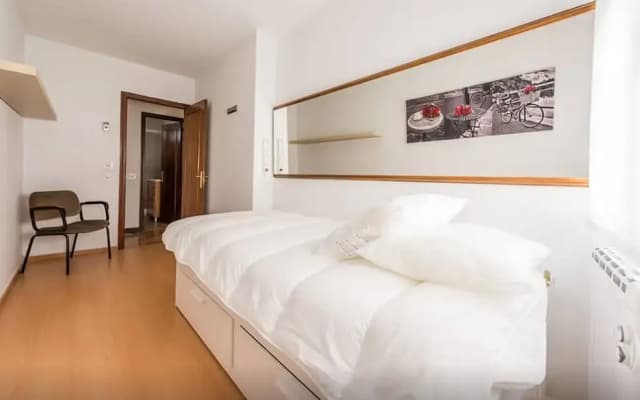 Modern and Comfortable Madrid Flat - photo 4