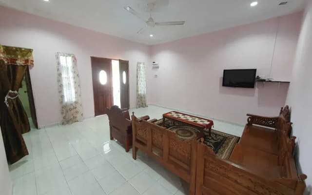Oyo 90304 Persada Hasra Homestay - photo 3