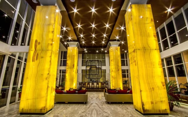 Hariston Hotel & Suites - photo 2