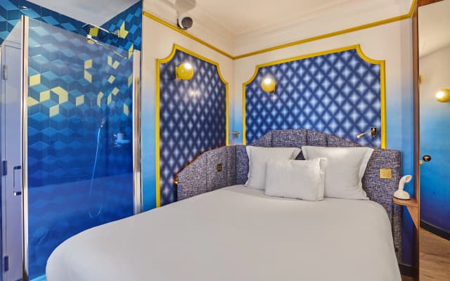 Idol Hotel - photo 2