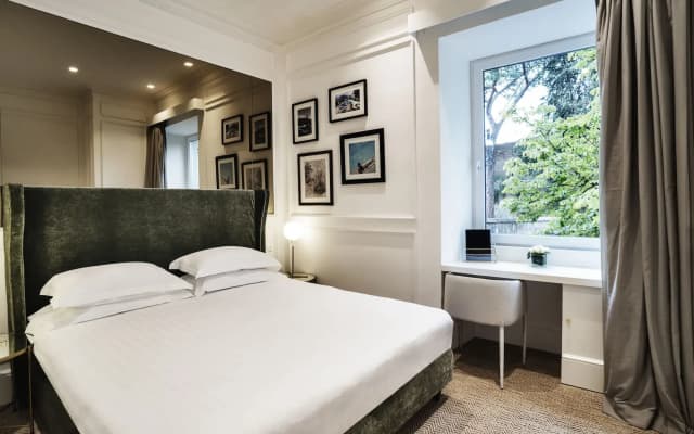 The Shire Hotel - photo 3