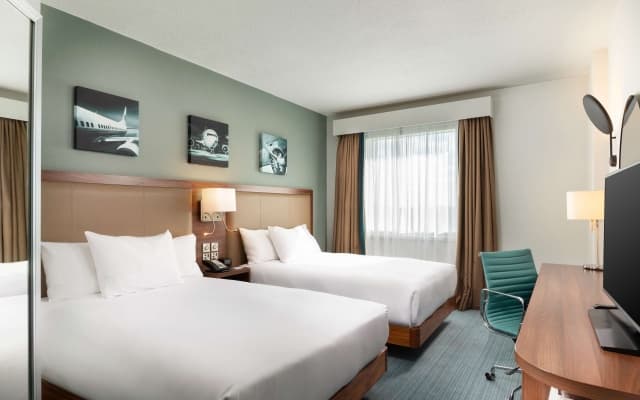 Hilton Garden Inn London Heathrow Airport - photo 3