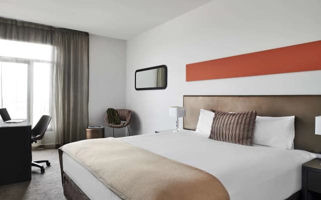 Dandenong Central Apartment Hotel - photo 5