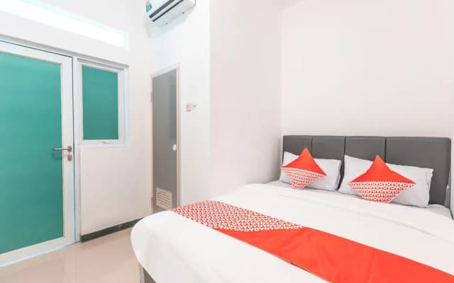 J&b Room Utan Kayu by OYO Rooms - photo 2