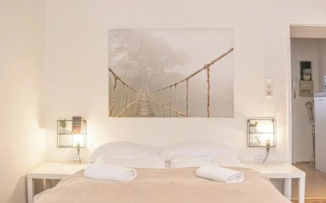 Cozy 1BR Apt Great for Long Stays - photo 5