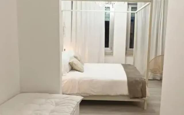 Vatican Luxury 2bd 2ba Apartment - photo 3