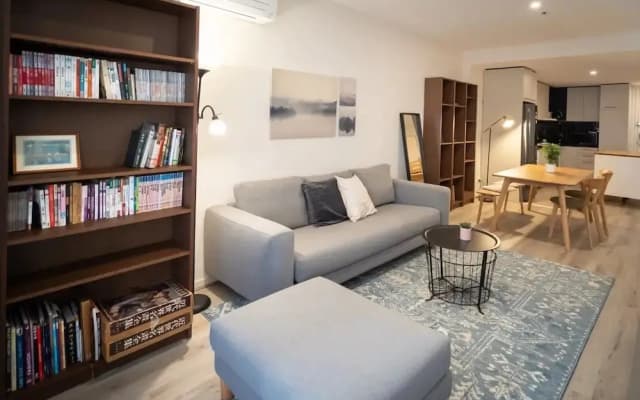 Convenient 2-bed Apartment in Melbourne's Heart - photo 2
