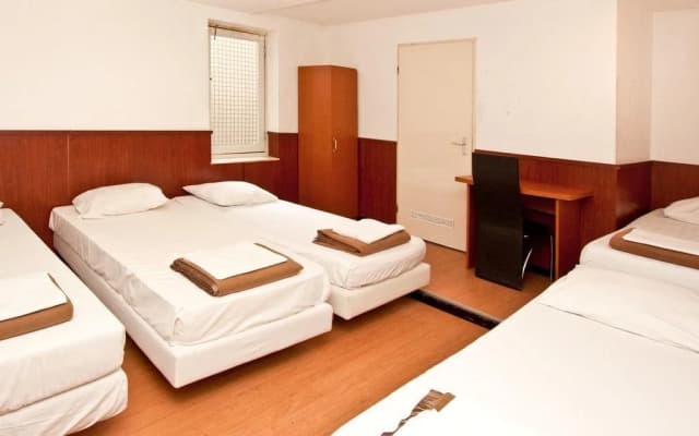 Hostel The Globe - photo 3