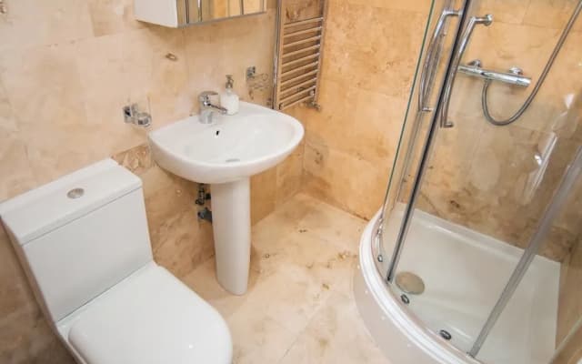 King's Cross Apartments - photo 5