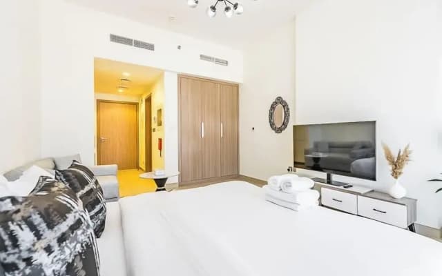 Relaxing Studio Retreat in Vibrant Meydan City, - photo 4