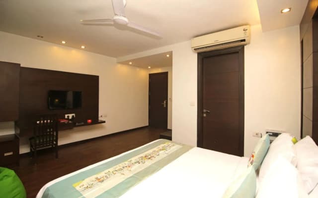 OYO Flagship 504 Greater Kailash - photo 2