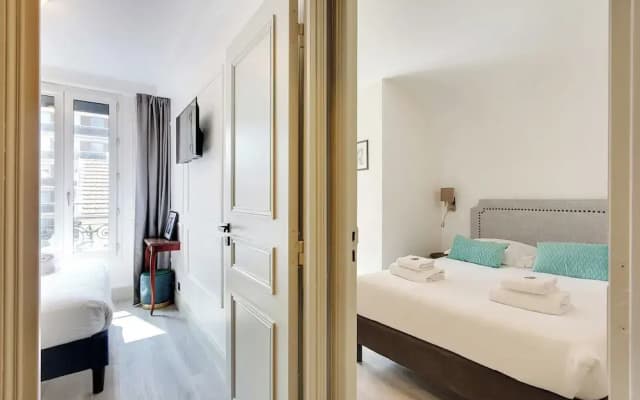 Modern Apartment With Balcony - 2br/6p- Roquette - photo 2