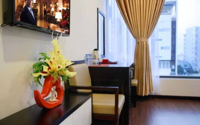 May Hotel - photo 5