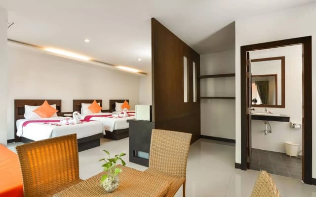 Zephyr Grand Hotel - photo 4