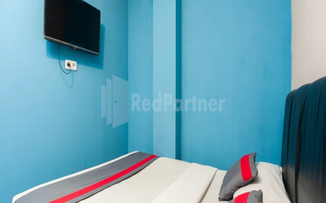 J&B Rooms Pramuka Jakarta Mitra RedDoorz - photo 4