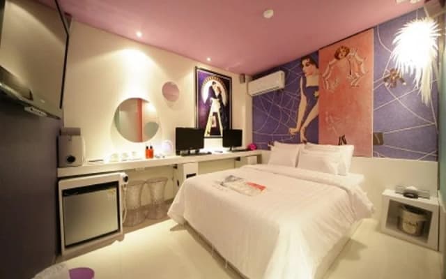 24 Guesthouse Sinchon Avenue - photo 3