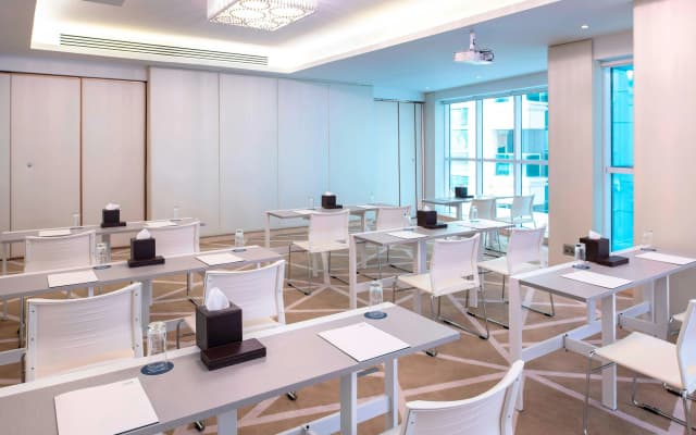 Four Points by Sheraton Sharjah Hotel - photo 4