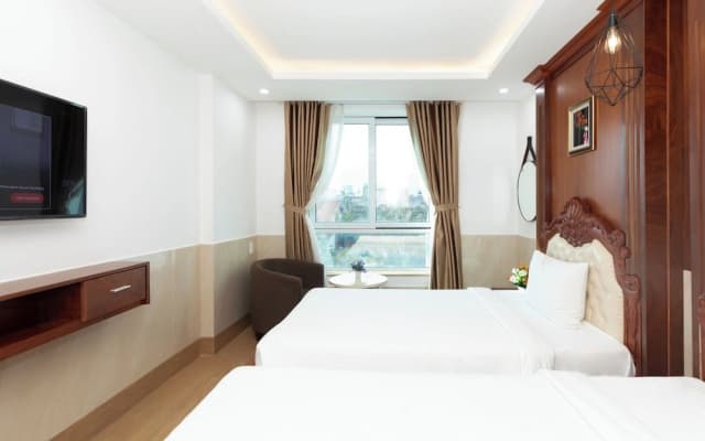 Quan Cuong Hotel - photo 3