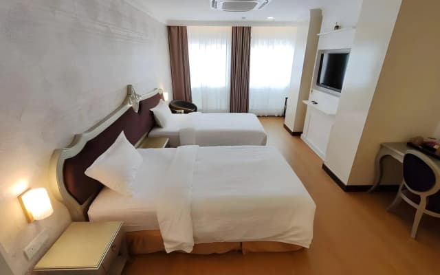 RC Hotel - photo 4