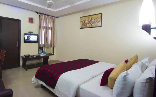 Hotel Vishal Residency, Mahipalpur Near IGI Delhi Airport - photo 3