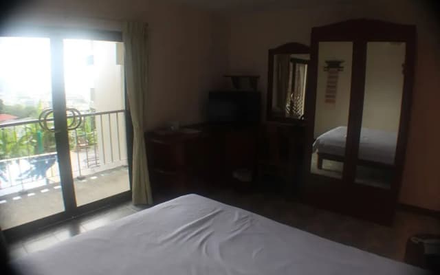 Hilltop Hotel - photo 5